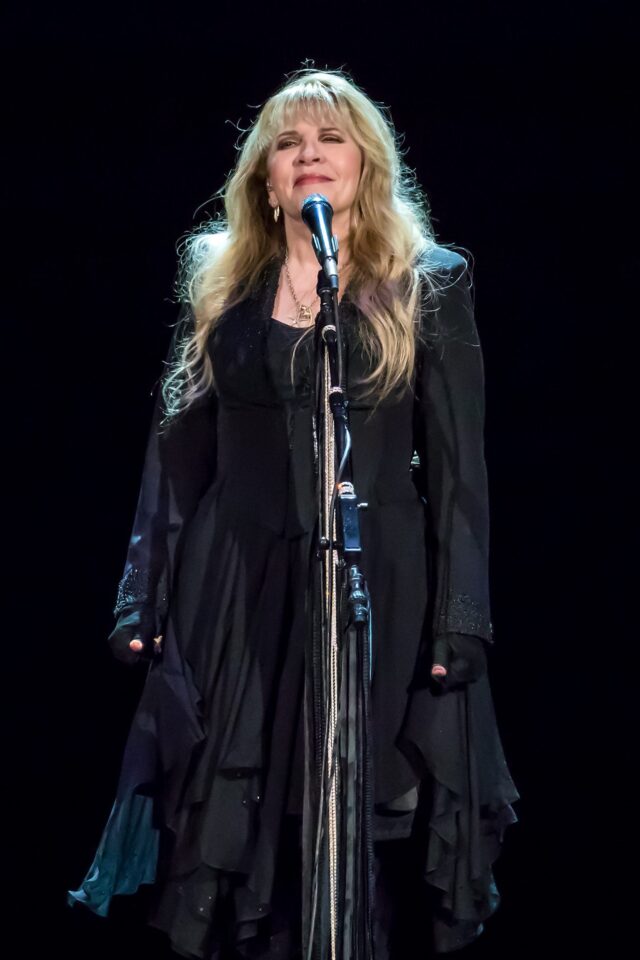 Stevie Nicks (Wiki) Stevie Nicks Net Worth, Personal Life